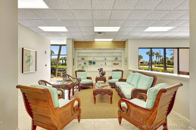 Building Photo - 5061 N Hwy A1A