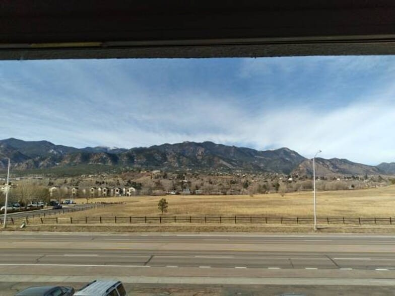 Interior Photo - Peak 1535 on South 8th Street