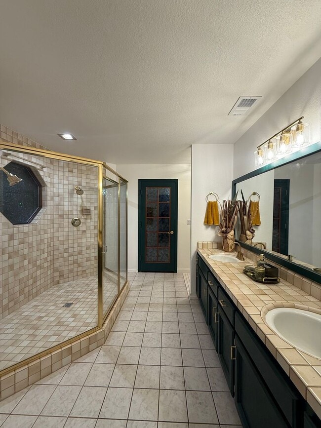 Building Photo - Don’t Miss This Beautiful 3-Bedroom + Office Gated Home!