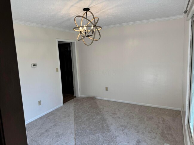 Building Photo - 2128 Stowbridge Rd