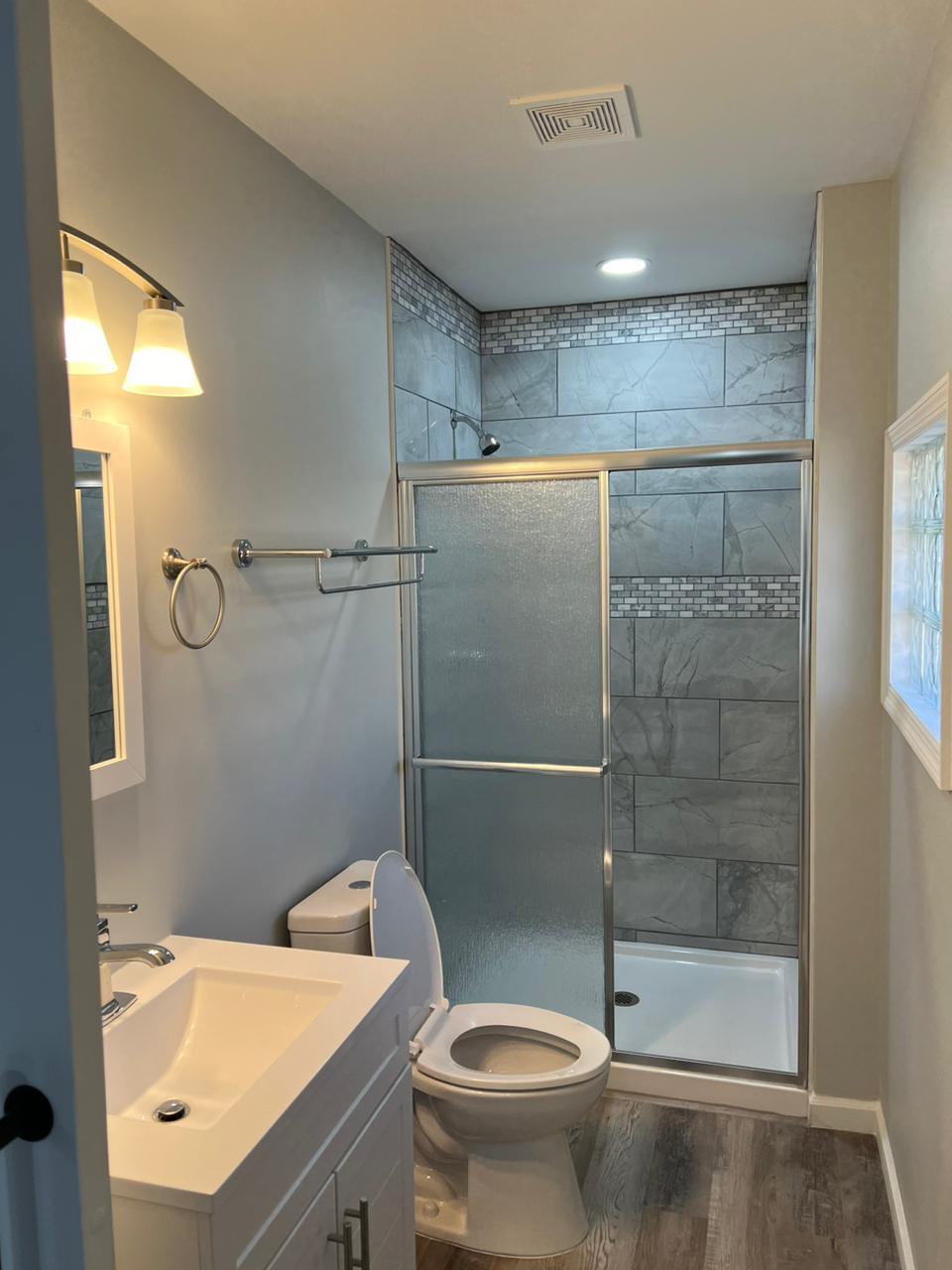 Master Bath - 207 Herbert St