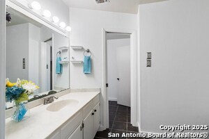 Building Photo - 6746 Crown Ridge