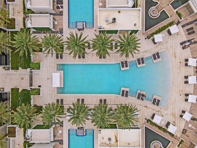 Building Photo - 851 NE 1st Ave