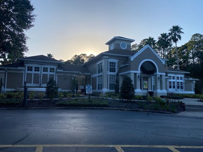 Building Photo - 10550 Baymeadows Rd