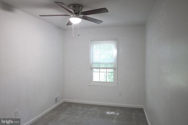 Building Photo - 2905 Wren Ct