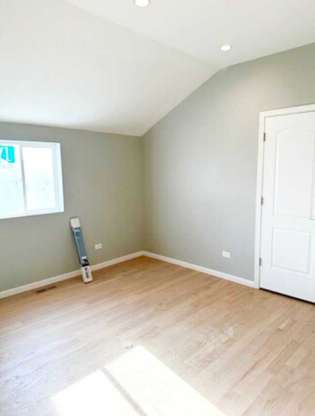 Building Photo - 3404 N Lavergne Ave