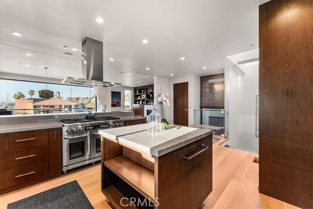 Building Photo - 228 38th St