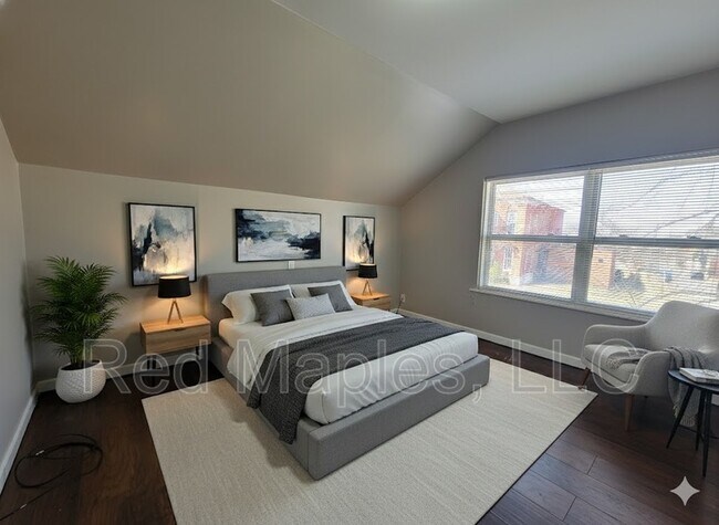 Building Photo - 321-325 Iron St