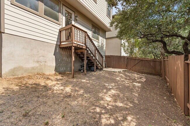 Building Photo - 1230 Nicholas Manor