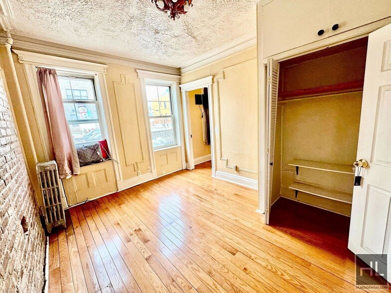 Building Photo - 23 STREET