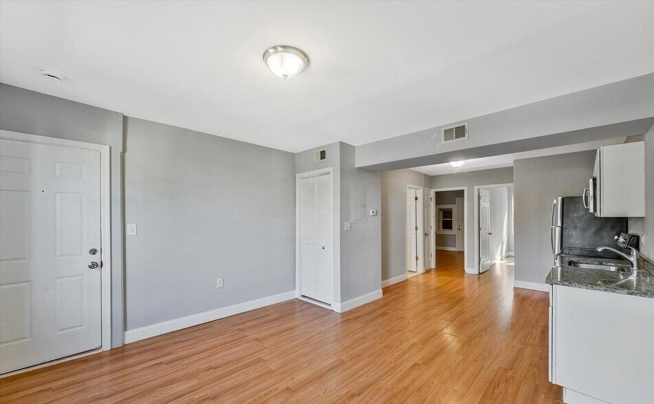 Building Photo - 433 Atlantic St SE