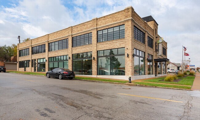 Building Photo - Studio Eleven