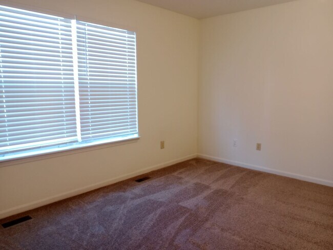 Building Photo - 2416-2418 Calder Ct.