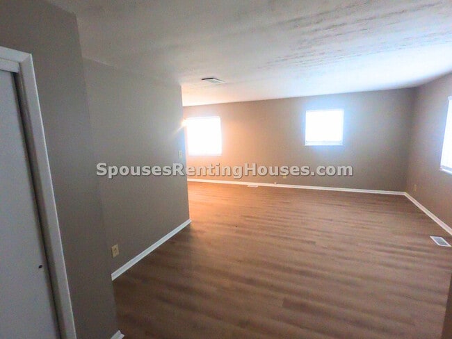 Building Photo - 1948 Dayton Ave