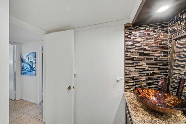 Building Photo - 149 Lake Arbor Dr