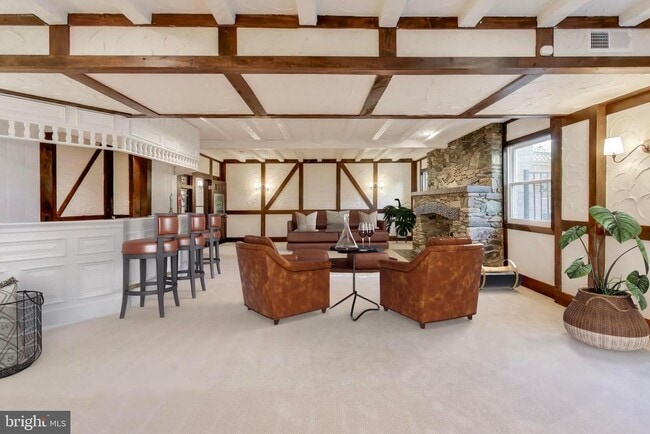 Building Photo - 4001 N Ridgeview Rd