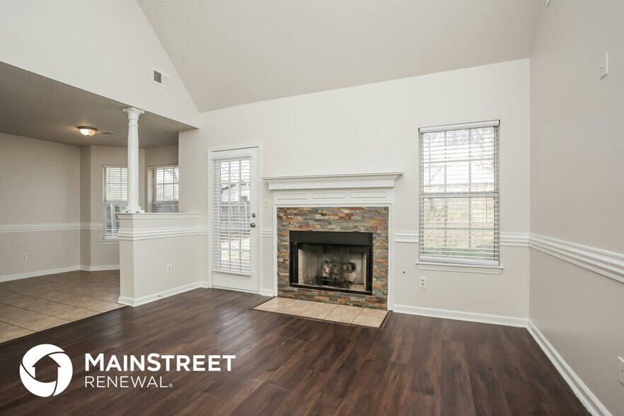 Building Photo - 2166 Greencliff Dr