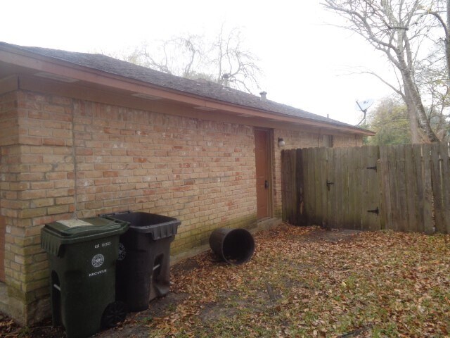 Building Photo - 14022 Greenway Dr