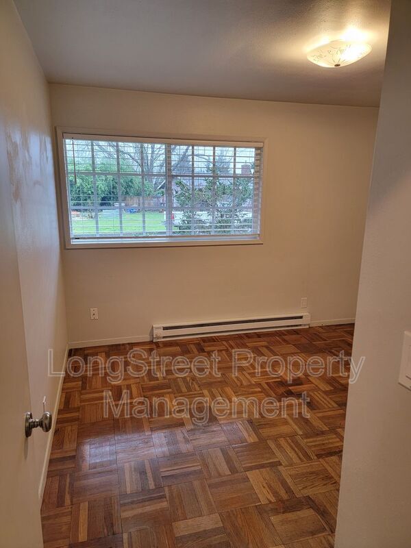Building Photo - 5160 NE Willamette Ave