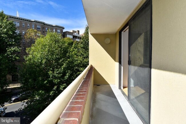 Building Photo - 2725 Connecticut Ave NW