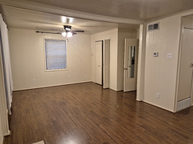 Building Photo - 2953 Peninsula Dr