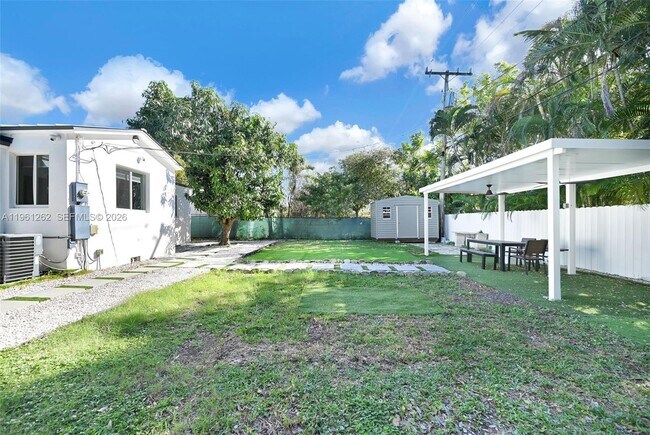 Building Photo - 876 NE 81st St