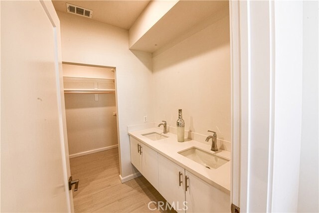 Building Photo - 15814 S Villas Lane