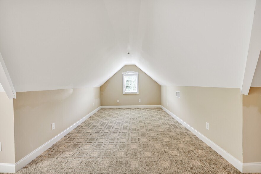 Building Photo - 614 Greene Dr
