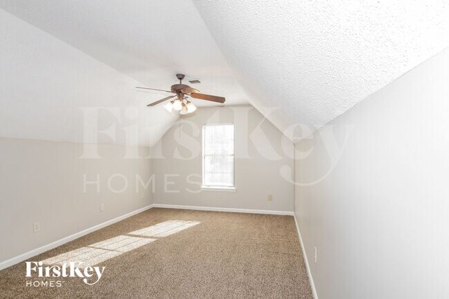 Building Photo - 7098 Maryland Ct