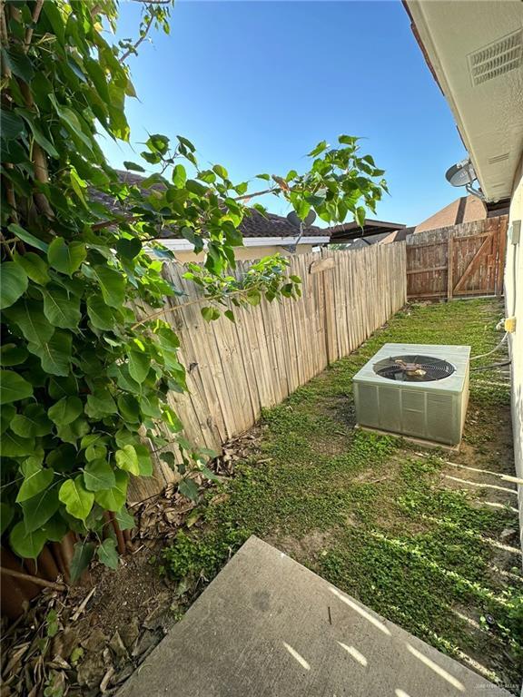 Building Photo - 107 S Ridge Ln