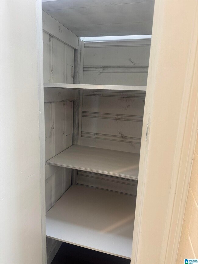 Building Photo - 3904 8th Ct S