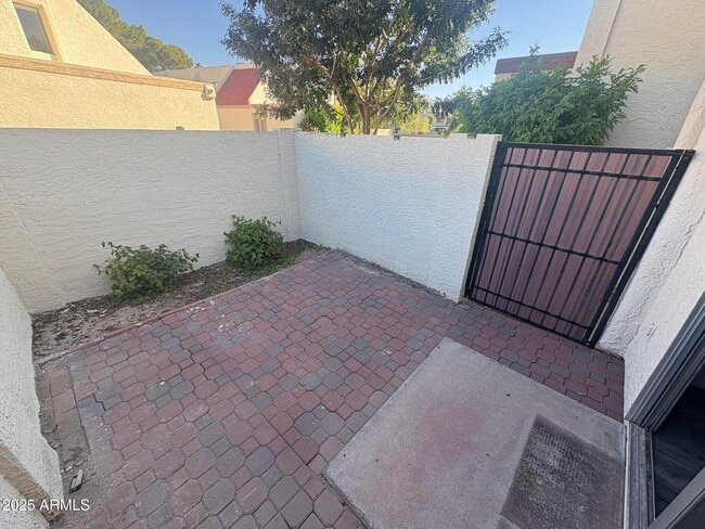 Building Photo - 7839 E Rovey Ave