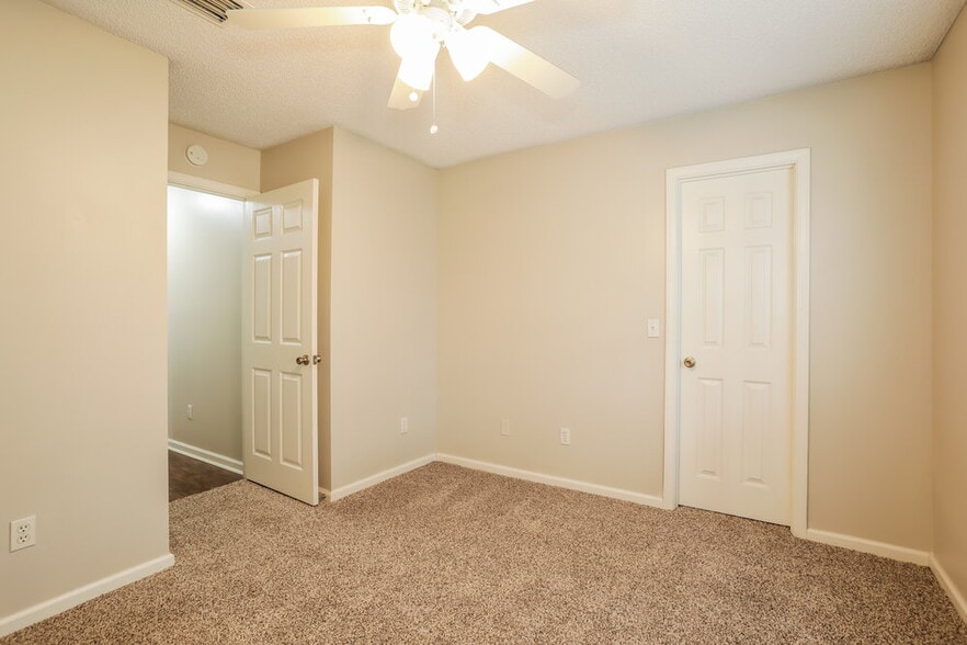 Building Photo - 4536 Arch Creek Dr S