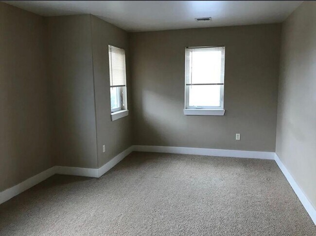 Building Photo - 311 Michael Grove Ave