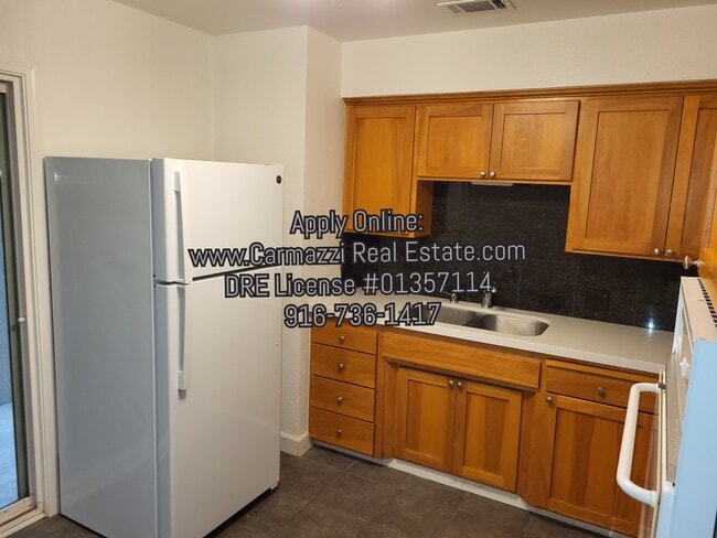 Building Photo - 1319 Palomar Cir