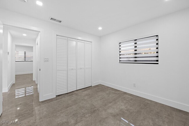Building Photo - 112 Bayshore Dr