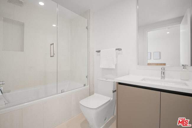 Building Photo - 8326 Blackburn Ave