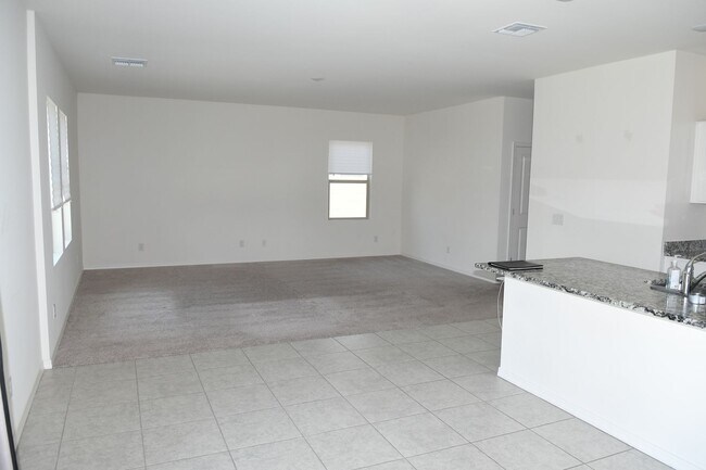 Building Photo - One Year Old 5 Br+Loft 3 Ba 2 Car Garage Home Near Loop 202 and Elliot in Phoenix