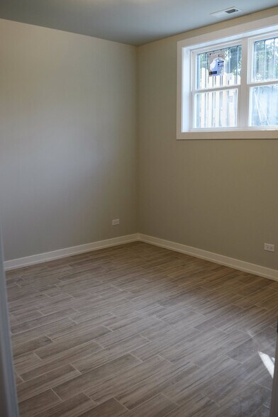 Building Photo - 6144 S University Ave