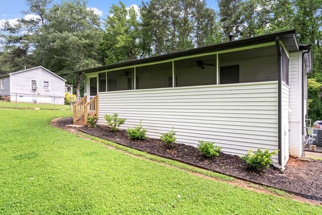 Building Photo - 1326 Stella Cir SW