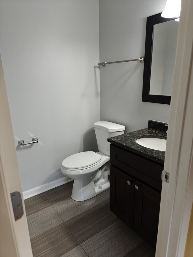 Building Photo - 2600 Brookwood Way Dr