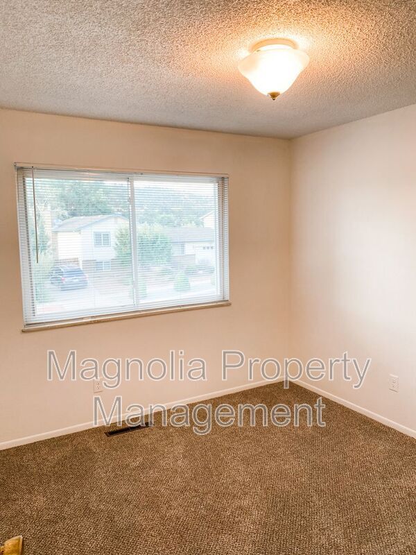 Building Photo - 1187 Applewood Dr