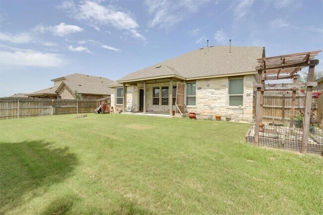 Building Photo - 1910 Texoma Dr