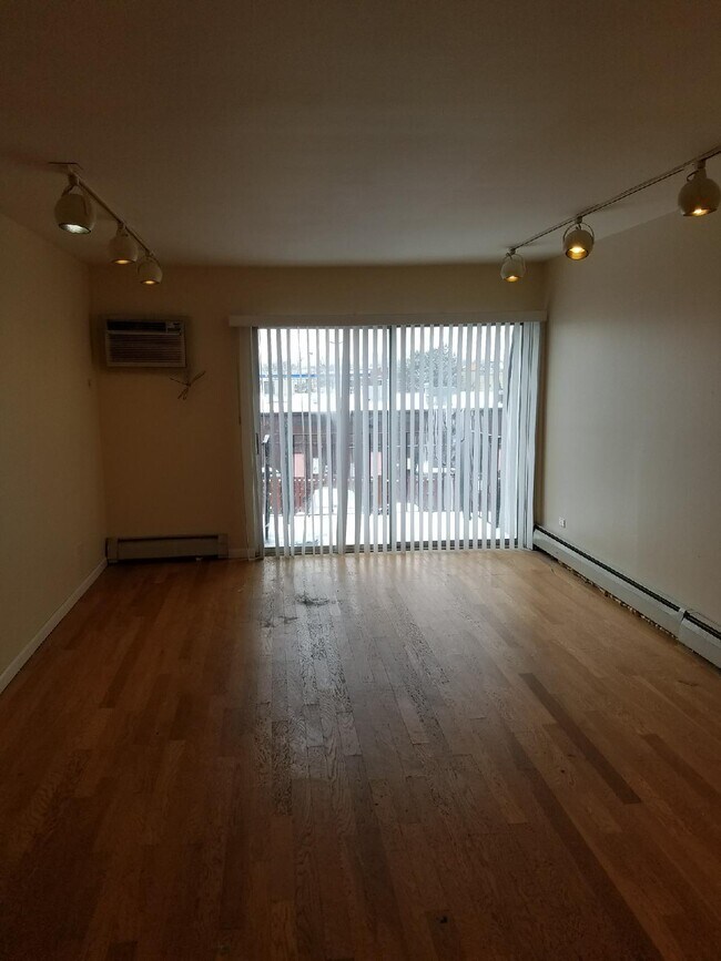 Building Photo - 2 E Dundee Quarter Dr