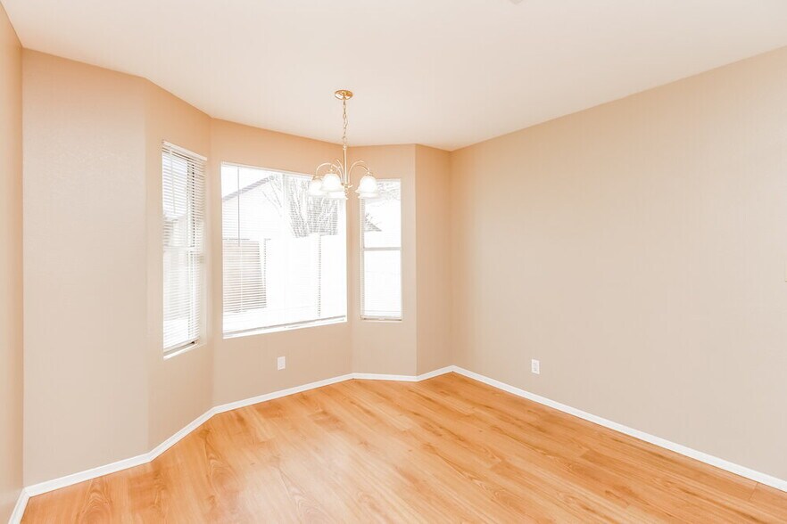 Building Photo - 3 1811 S 39th St