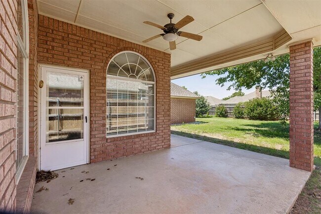 Building Photo - 2725 Blue Quail Pass