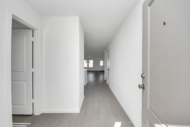 Building Photo - 2523 Night Emerald Dr