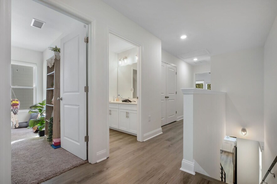 Building Photo - 458 Grand Oaks Rd