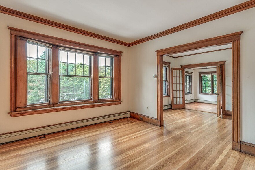 Building Photo - 375 Mount Auburn St
