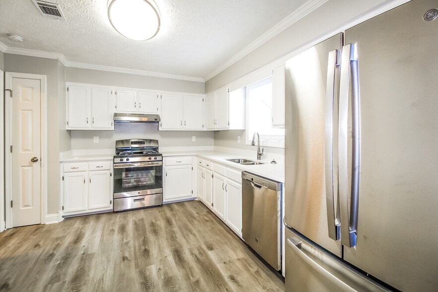 Building Photo - 235 Grayland Creek Dr